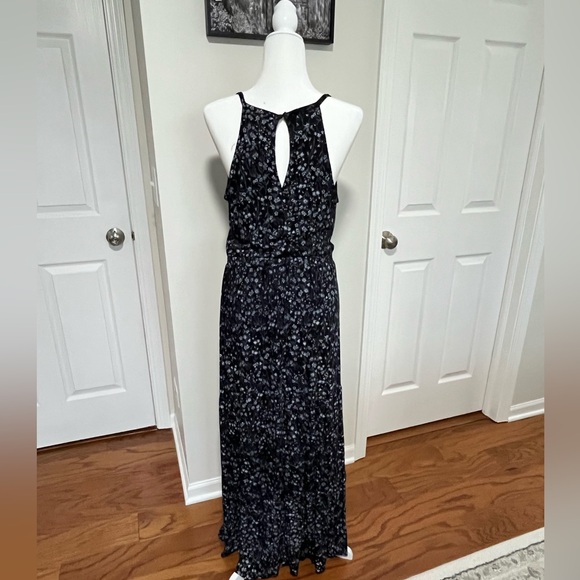 Floral Maxi Dress - Picture 2 of 7